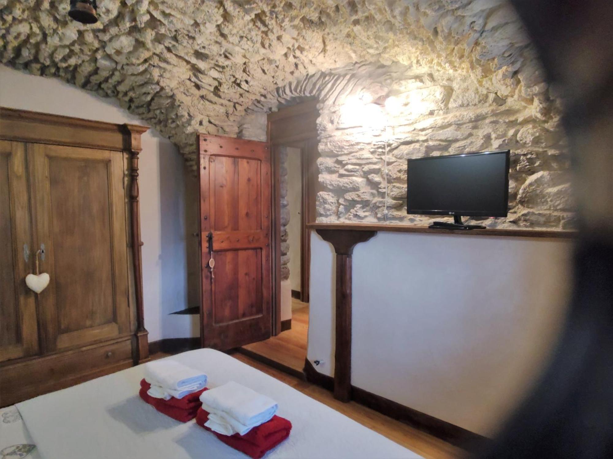 Le Petit Chateau De Vetan Cir 0023 Сен-Пиер Екстериор снимка