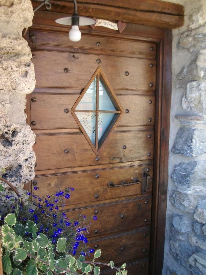 Le Petit Chateau De Vetan Cir 0023 Сен-Пиер Екстериор снимка