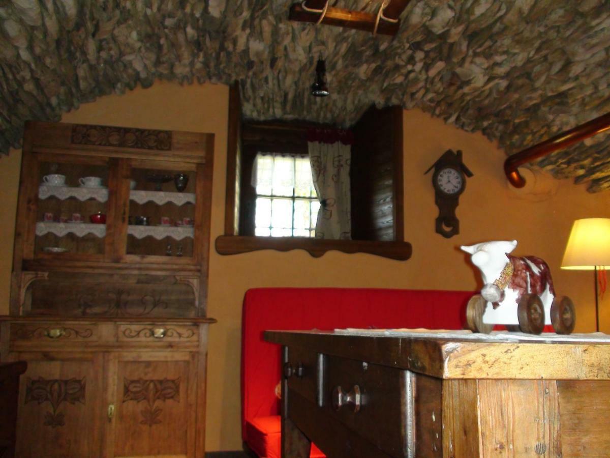 Le Petit Chateau De Vetan Cir 0023 Сен-Пиер Екстериор снимка