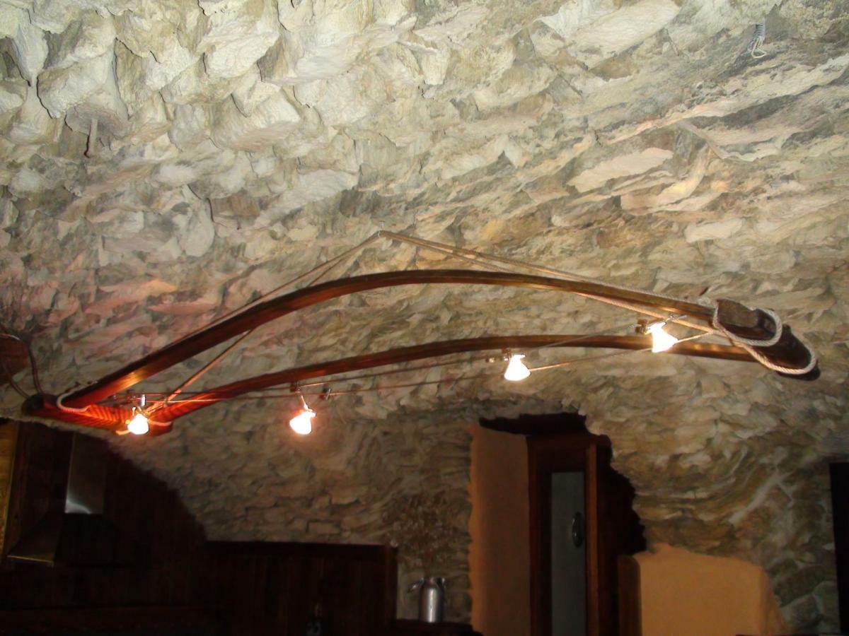 Le Petit Chateau De Vetan Cir 0023 Сен-Пиер Екстериор снимка