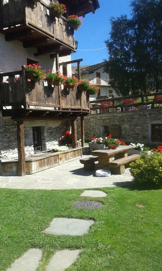 Le Petit Chateau De Vetan Cir 0023 Сен-Пиер Екстериор снимка